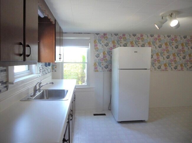 Building Photo - 126 Lowell St