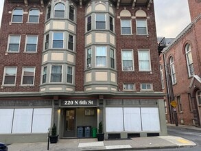 Building Photo - 220 N 6th St