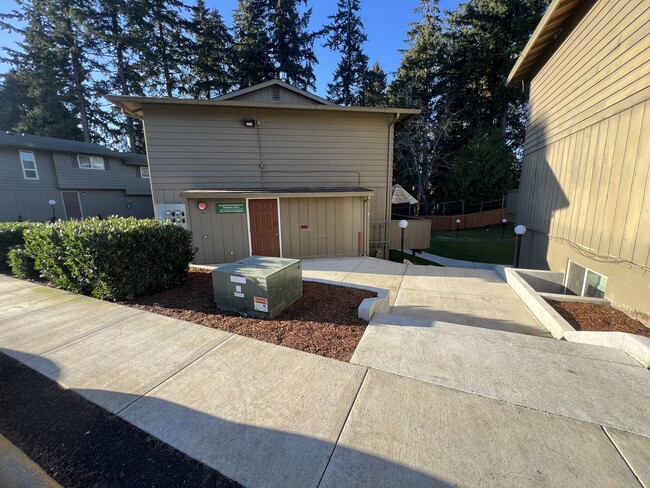 Building Photo - Westview Townhomes