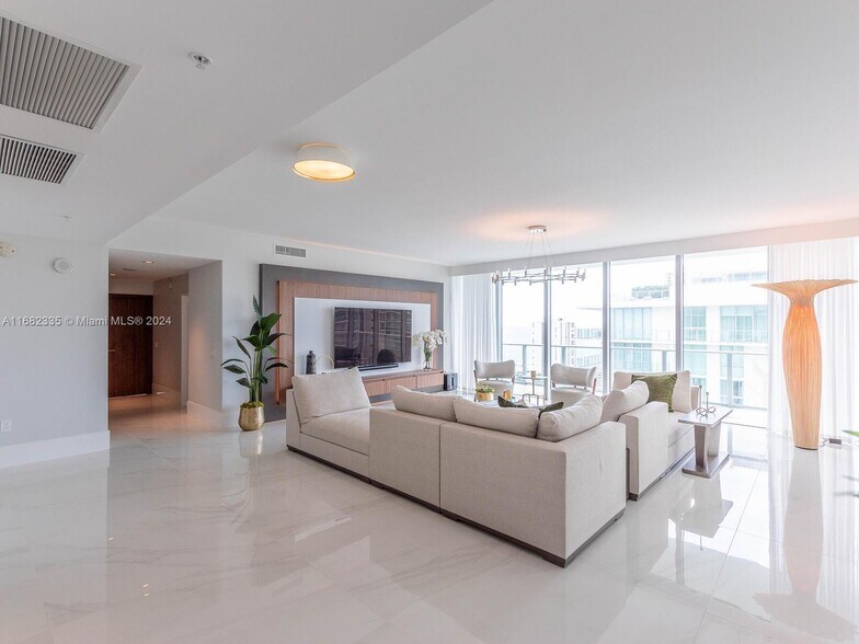 Building Photo - 330 Sunny Isles Blvd