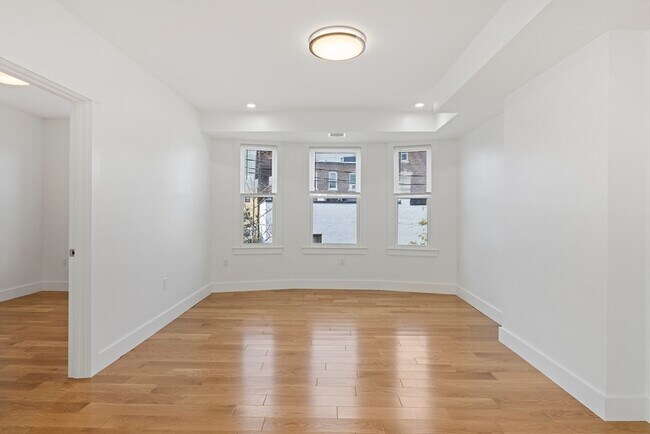 Building Photo - 406 Columbia St