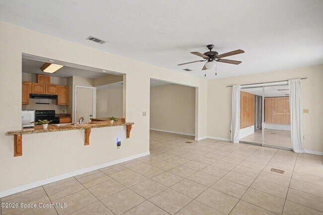 Building Photo - 1340 Mariposa Dr NE