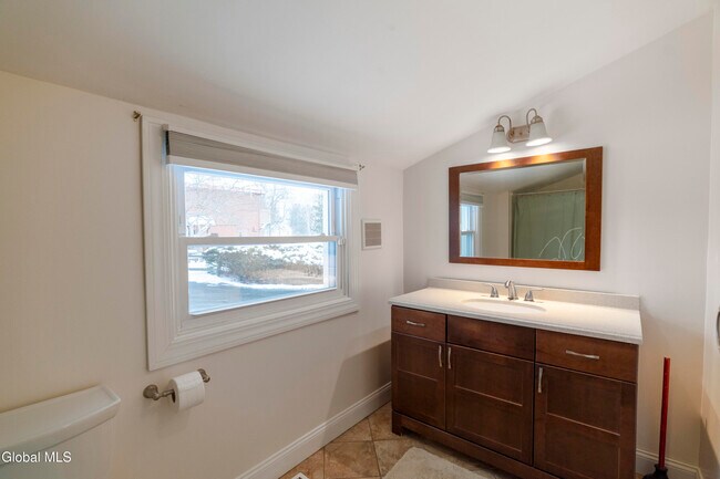 Building Photo - 288 Church St