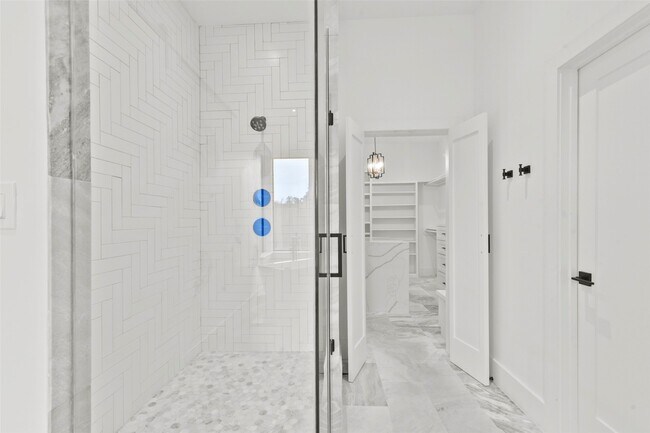 Building Photo - 2703 Tannehill Dr