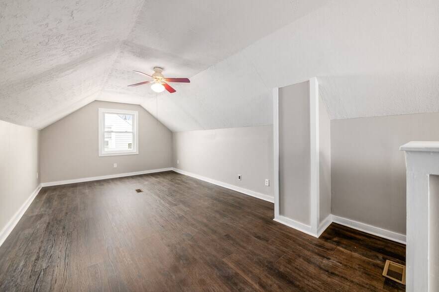 Bedroom 3 - 4284 Beechgrove Dr