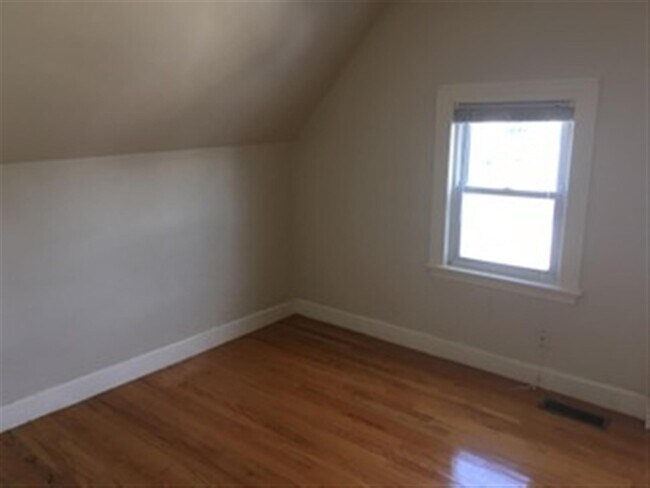 Building Photo - 109 Magoun Ave
