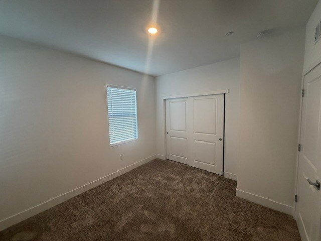 Building Photo - Lathrop - Gorgeous 5 Bedroom 3 Bathroom Home