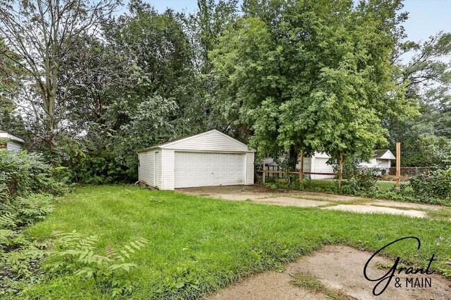 Building Photo - 7726 Beaverland St