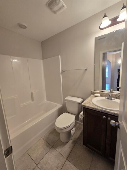 Building Photo - 456 Buena Vista Wy