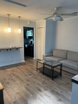 Building Photo - 815 W Pensacola St