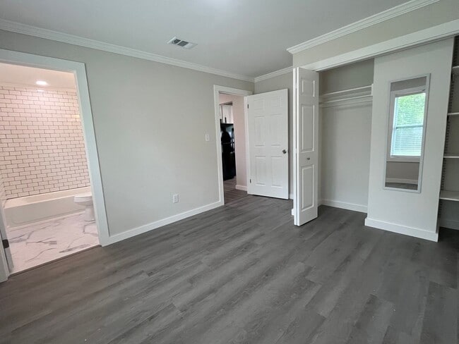 Building Photo - Newly Renovated 3 bedroom, 2 bath home in ...