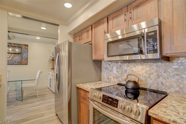Building Photo - 555 E Silverado Ranch Blvd