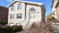 Building Photo - 523 2nd St