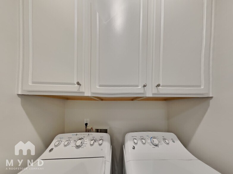 Building Photo - 308 Poplar Leaf Way