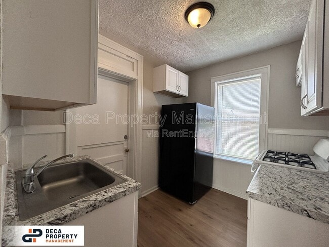 Building Photo - 4233 Ellenwood Avenue