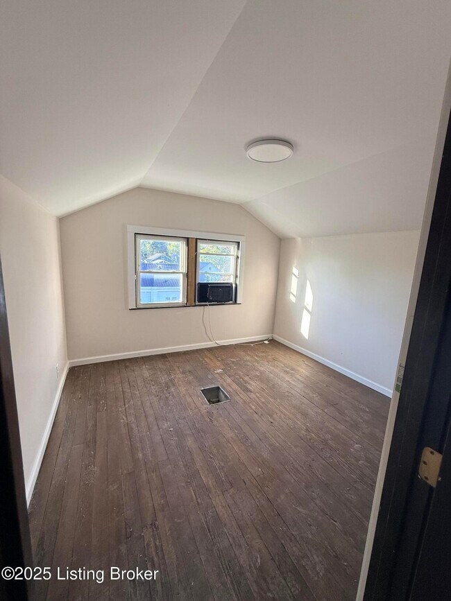 Building Photo - 1620 Sale Ave