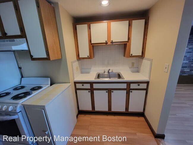 Building Photo - 2 br, 1 bath House - 302 B Quincy Ave