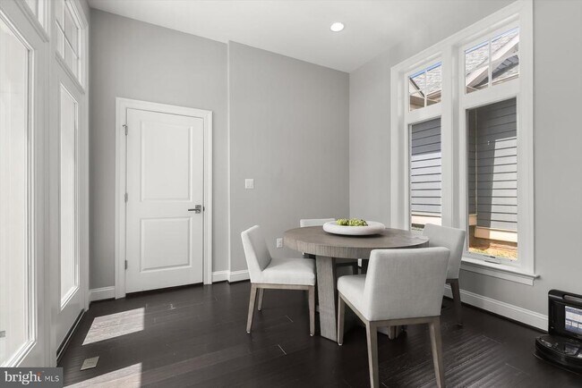 Building Photo - 11613 Paca St