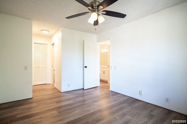 Building Photo - $2,900 / 2 BED / 1.5 BATH / 2 PARKING Condo in Ewa Gentry