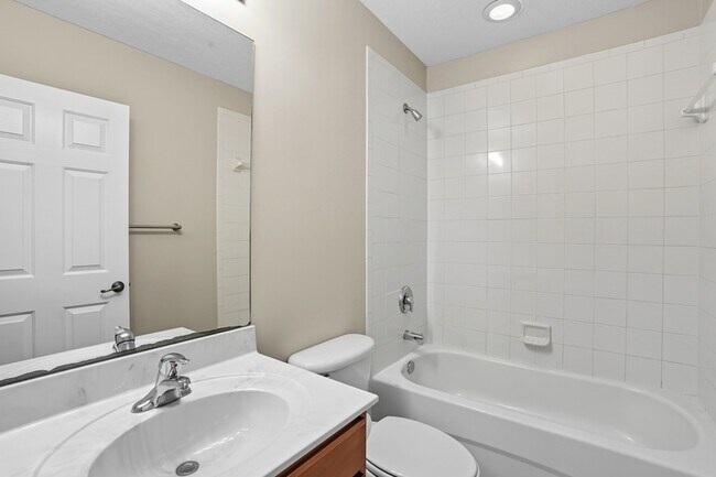 Building Photo - 3383 Antica St