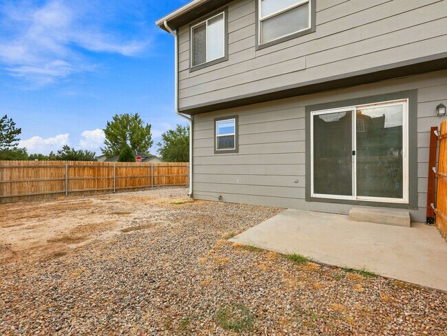 Building Photo - 566 Placer St