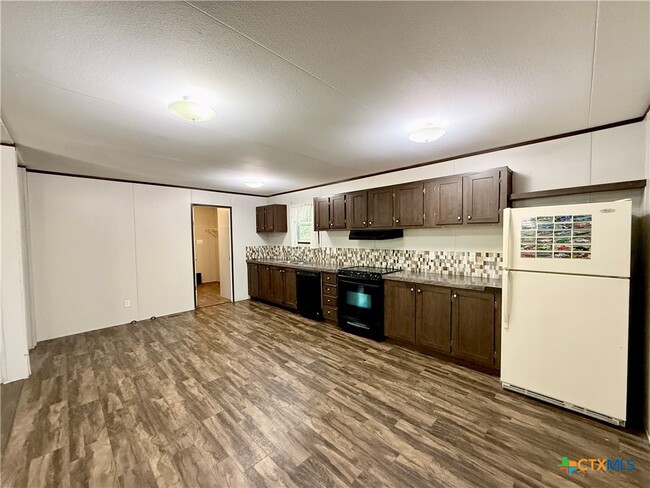 Building Photo - 159 Deer Ln