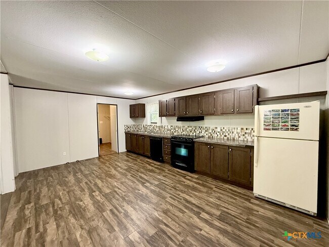 Building Photo - 167 Deer Ln