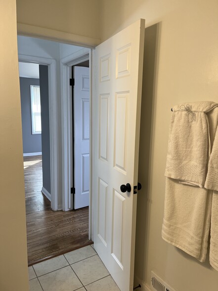 Building Photo - 1832 Gilmartin St