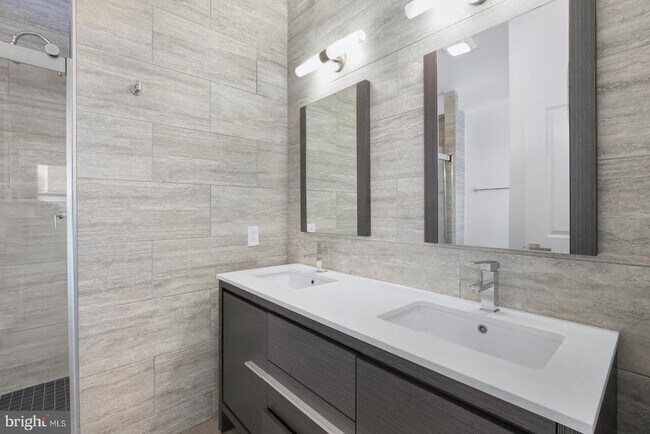 Building Photo - 2512 Frankford Ave