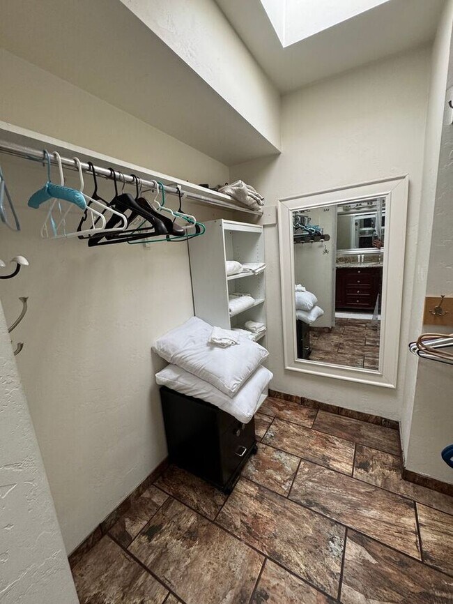 Building Photo - 4030 E Camino de la Bajada