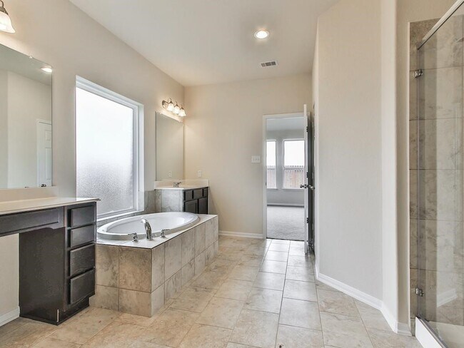 Building Photo - 4615 Russet Leaf Trace