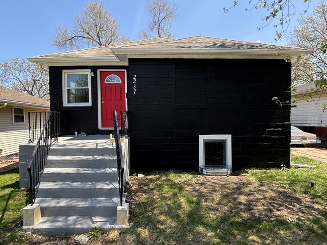 Primary Photo - 4 Bedroom house in Gary!