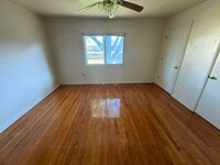 Building Photo - 2 BED, 2 BATH BEAUTIFUL UNIT CLEVELAND!