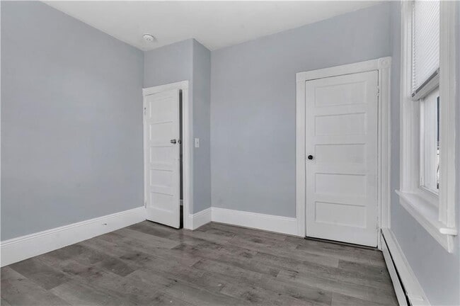 Building Photo - 78 Old Oak Ave