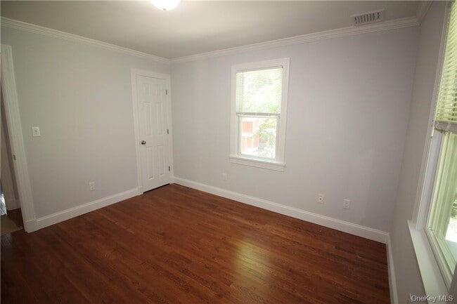 Building Photo - 691 Long Pond Rd
