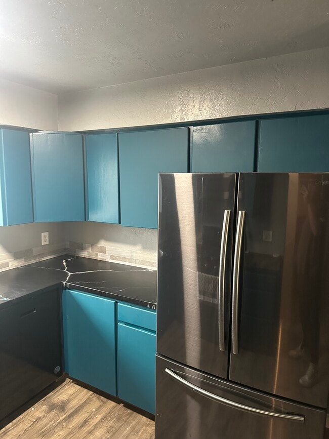 Building Photo - 524 Silcott Ct