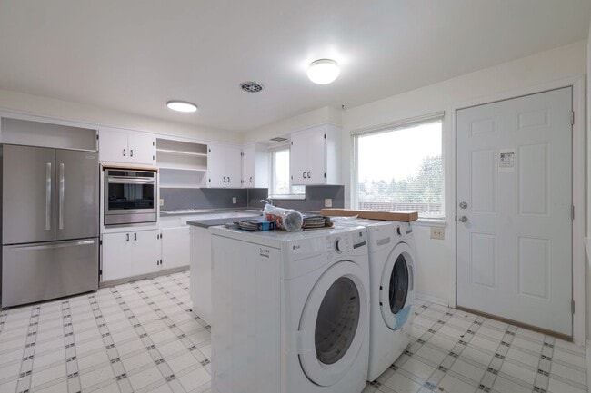 Building Photo - Seward Park