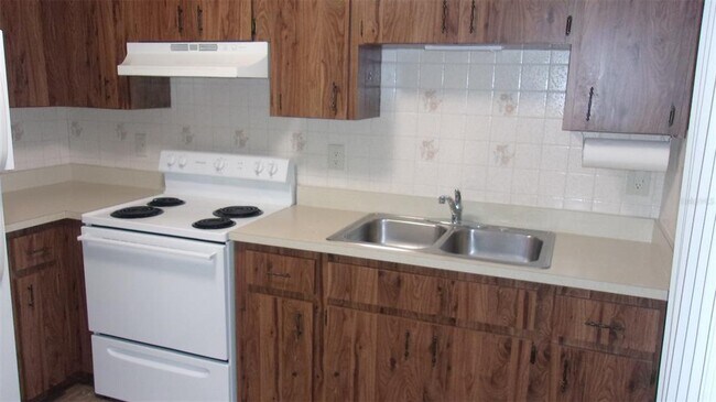 Building Photo - 10081 SW 97th Ct