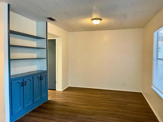 Building Photo - 8024 Echo Wind St