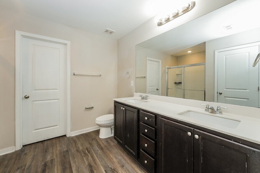 Building Photo - 3775 Place Dr