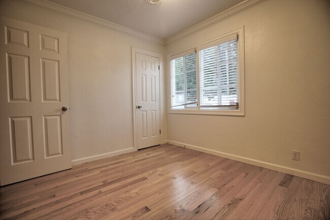 Building Photo - Charming 3bed/1bath in Hayward