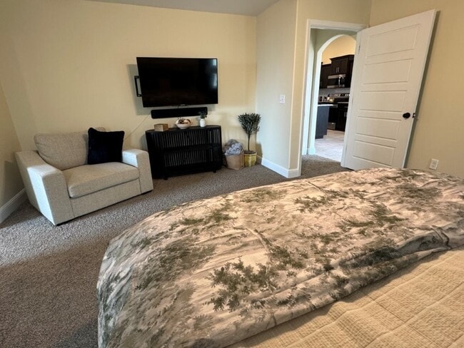 Building Photo - 2415 England Ln