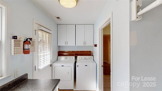 Building Photo - 2844 Goneaway Rd