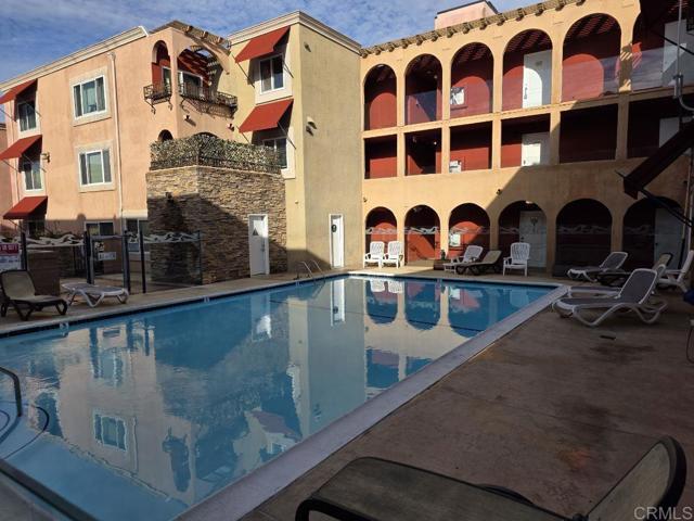 Building Photo - 860 Turquoise St