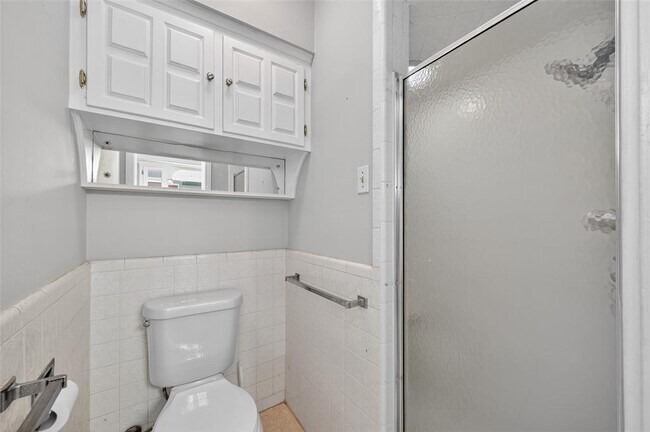 Building Photo - 663 Ravensworth Dr