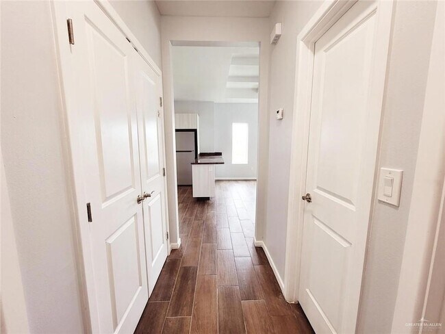 Building Photo - 3409 Fuerte Ave