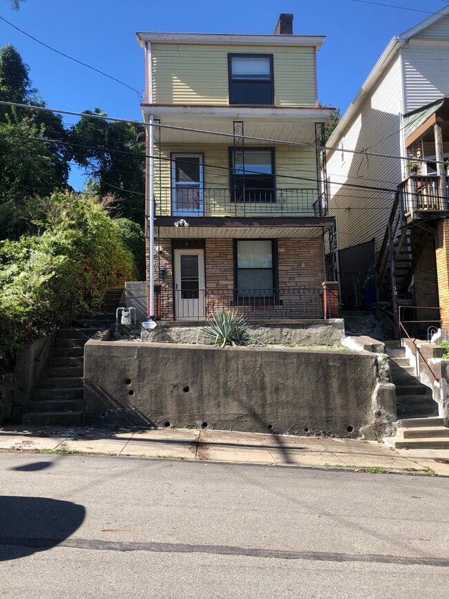 Building Photo - 40 Bigelow St