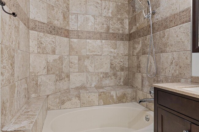 Building Photo - 1516 White Oak Loop
