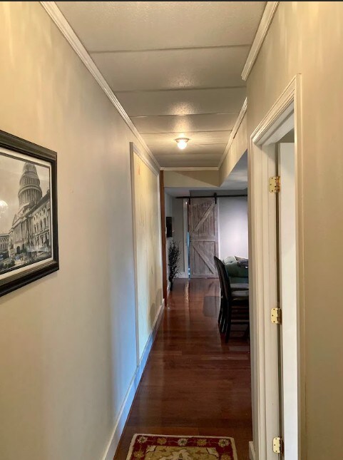 Building Photo - 1000 Queen St