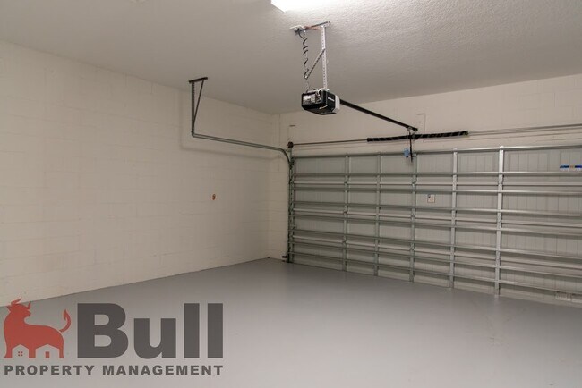 Building Photo - 11931 Hometown Pl